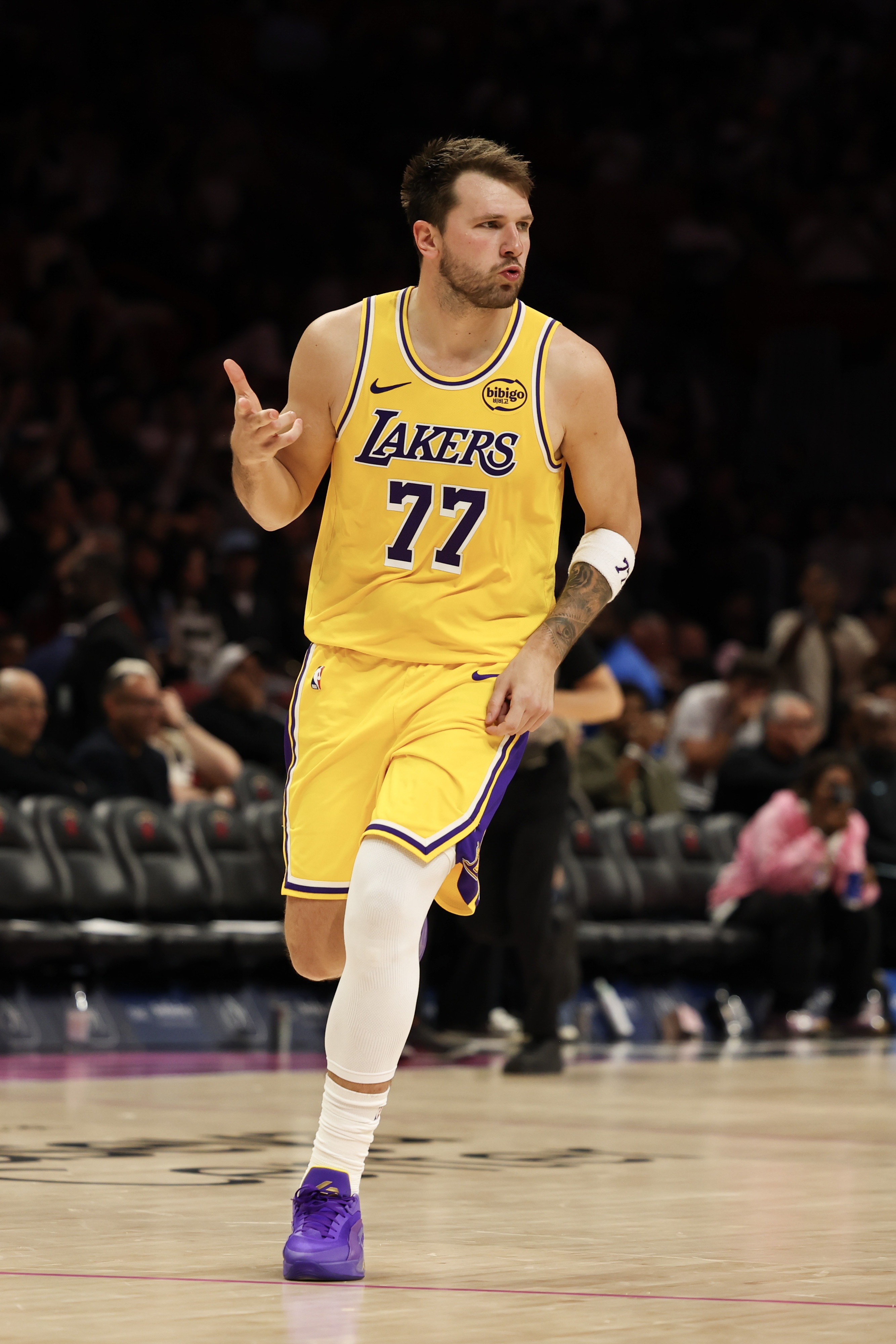 开云体育官网-现役单场60+得分榜都有谁？18人上榜&amp;克莱堪称高效 竟6人砍过70+